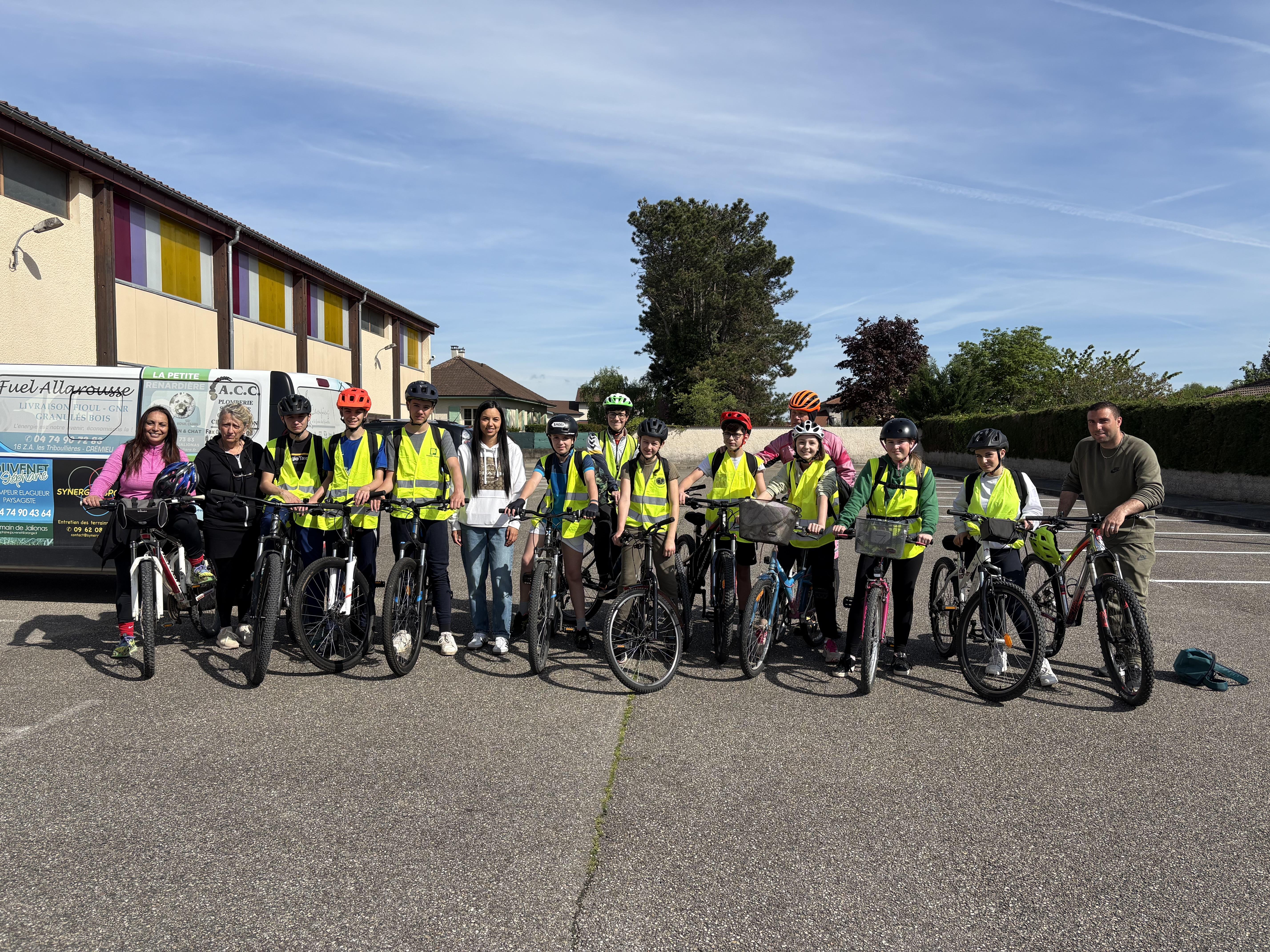 Image de couverture - SECTEUR JEUNES 12-17 ans: MINI SÉJOUR VÉLO