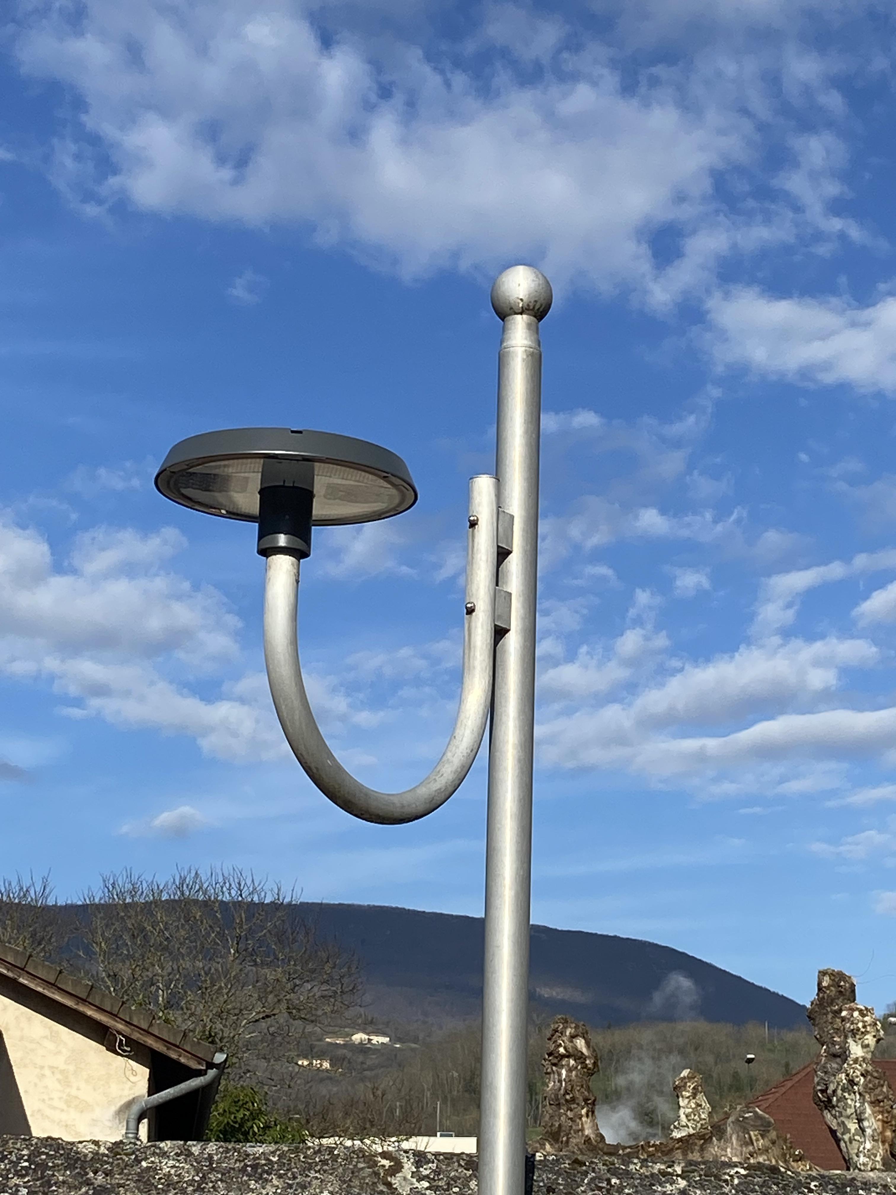 Image de couverture - Des lampadaires plus performants et plus sobres !