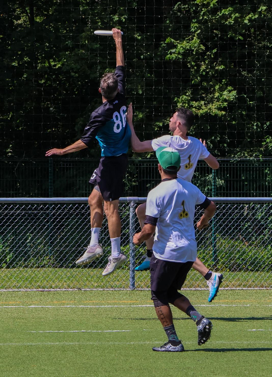 Image de couverture - Ultimate Frisbee : un tournoi réussi !